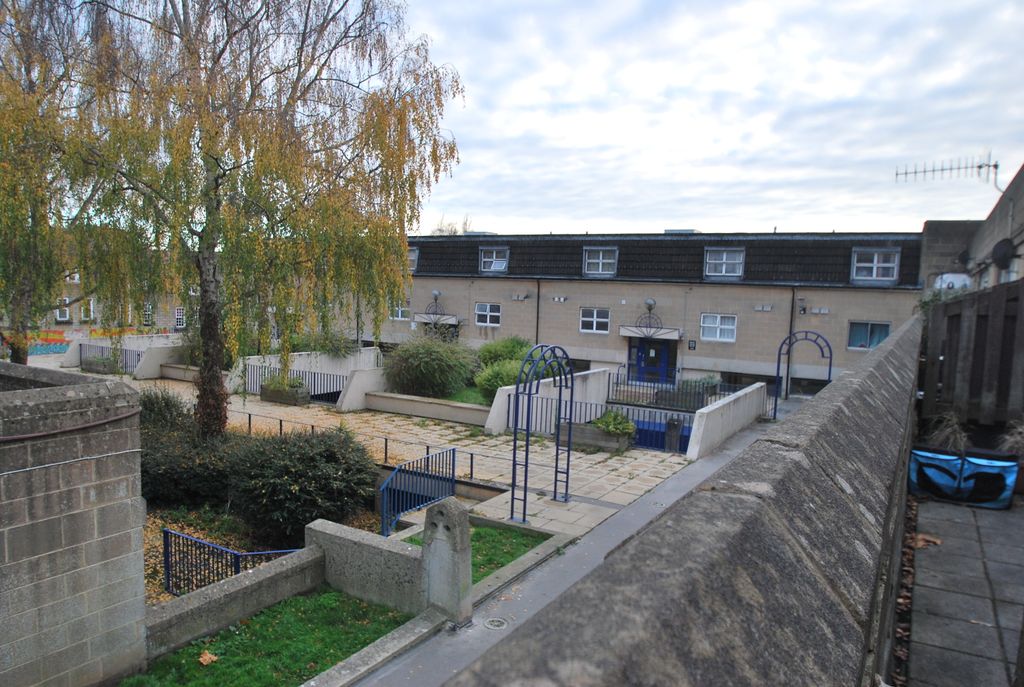 Property photo 1 of 9 Exterior