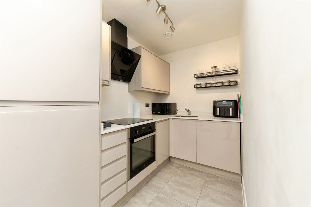 Property photo 3 of 33