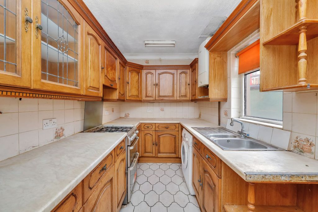 Property photo 2 of 21