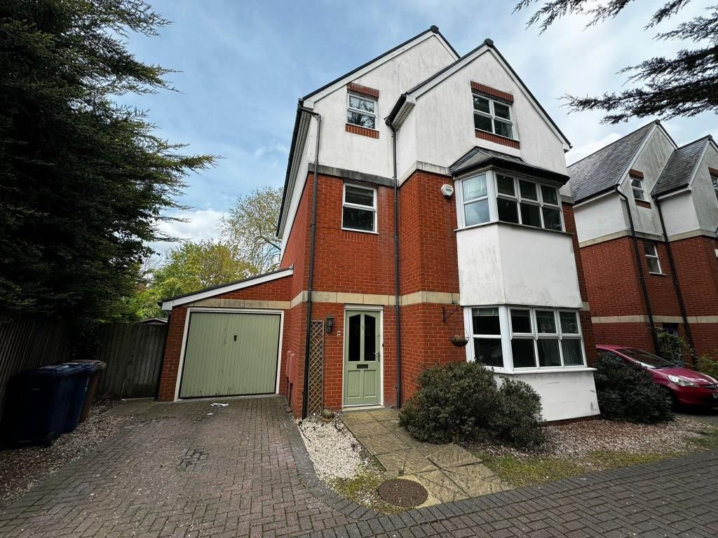 Property photo 1 of 17 External View
