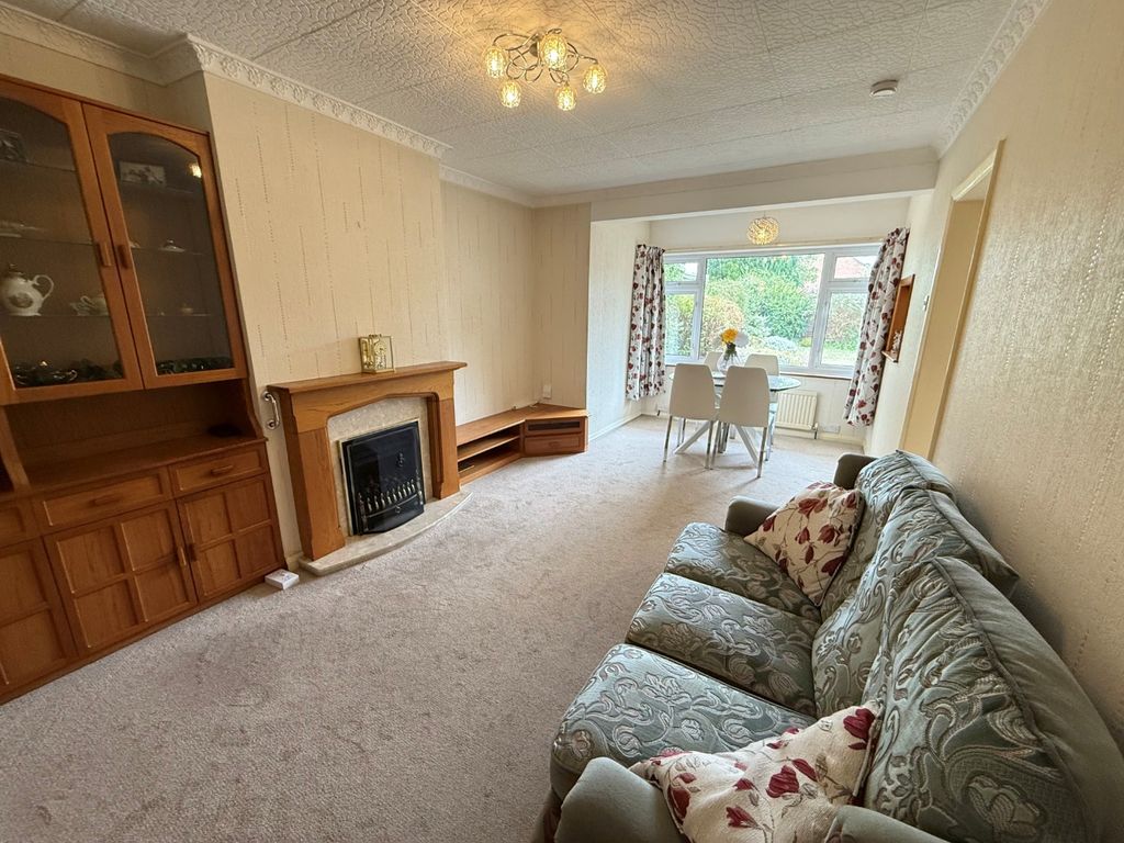 Property photo 2 of 12 4428813