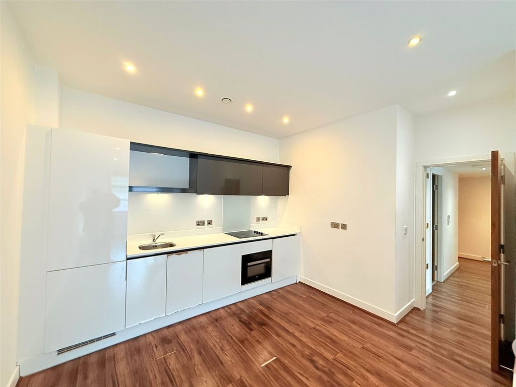 Property photo 2 of 9 Picture No. 12