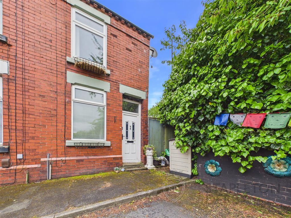 Property photo 1 of 13 Cam04645G0-Pr0035-Still001.Jpg