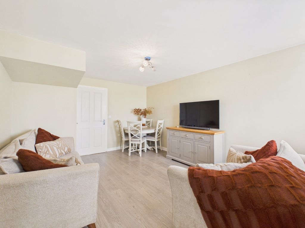 Property photo 2 of 18 5181562