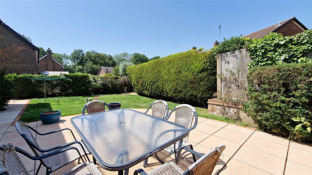 Property photo 2 of 24 Picture No. 32