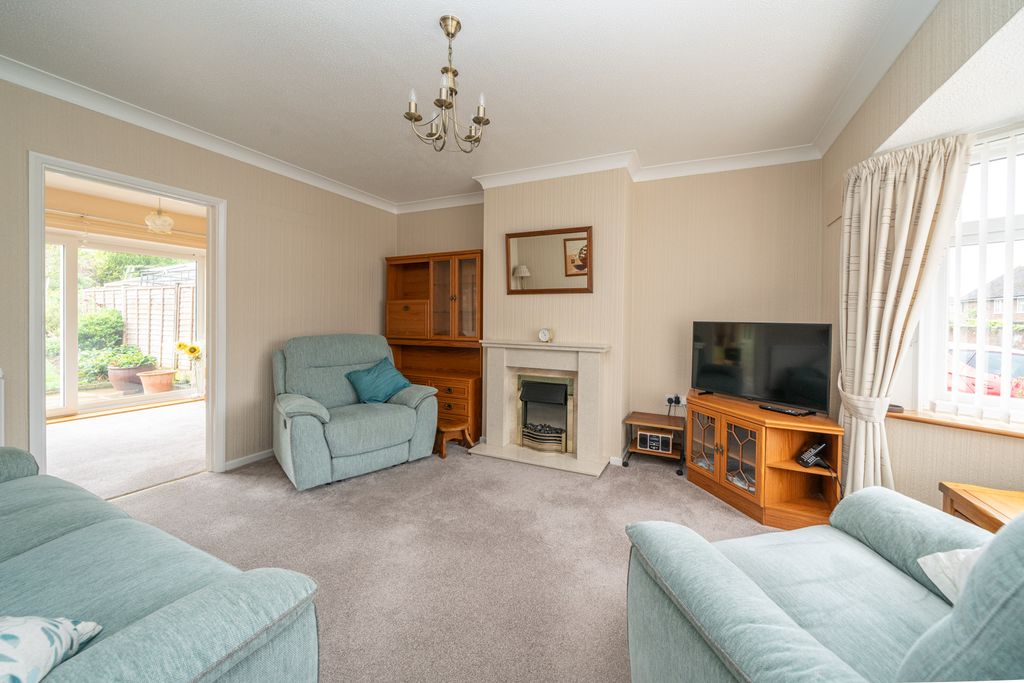 Property photo 2 of 12 16-Lindlings-2923