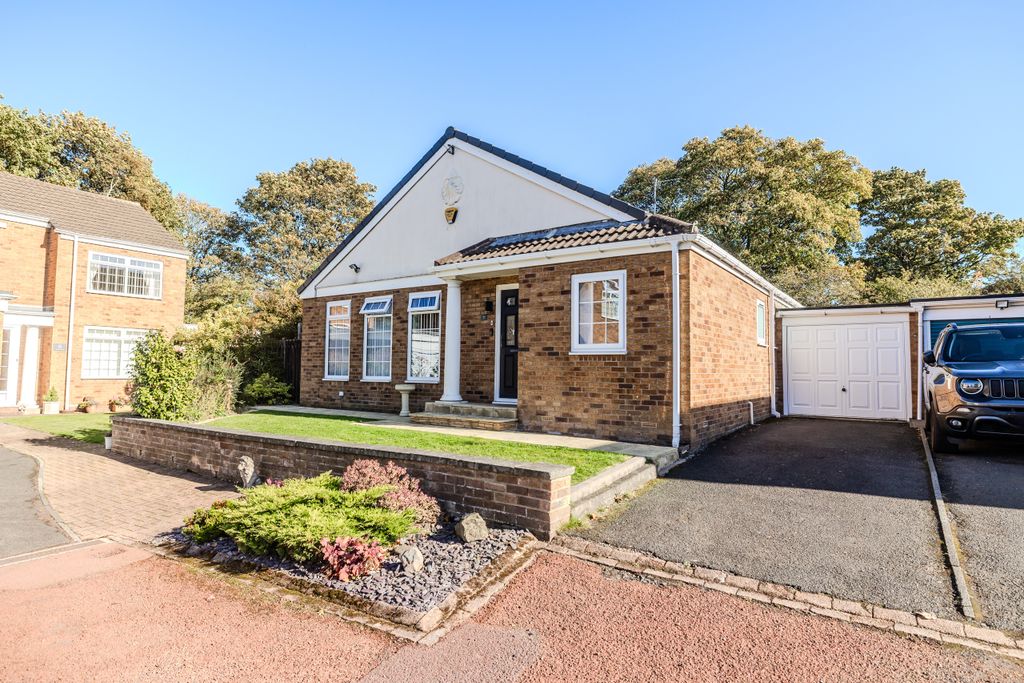 Property photo 2 of 32