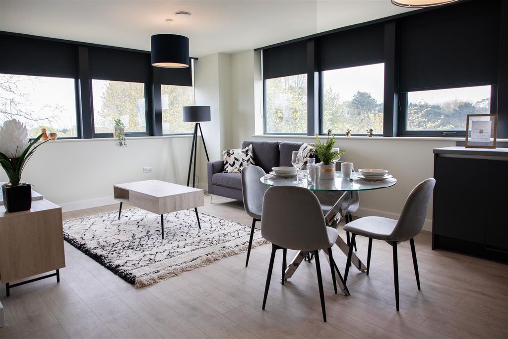 Property photo 1 of 27 2-Bed-Flat-.Jpg