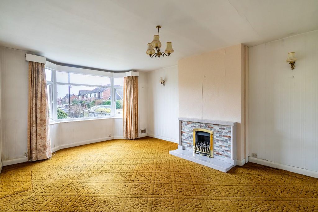 Property photo 2 of 21 40 Dringthorpe Road-1.Jpg