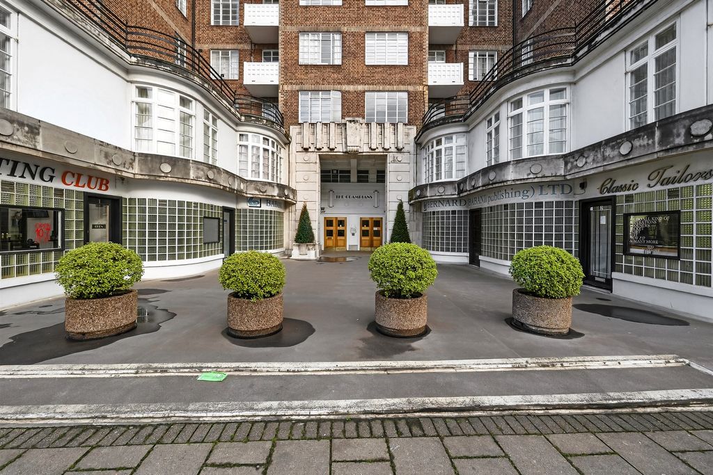 Property photo 2 of 12