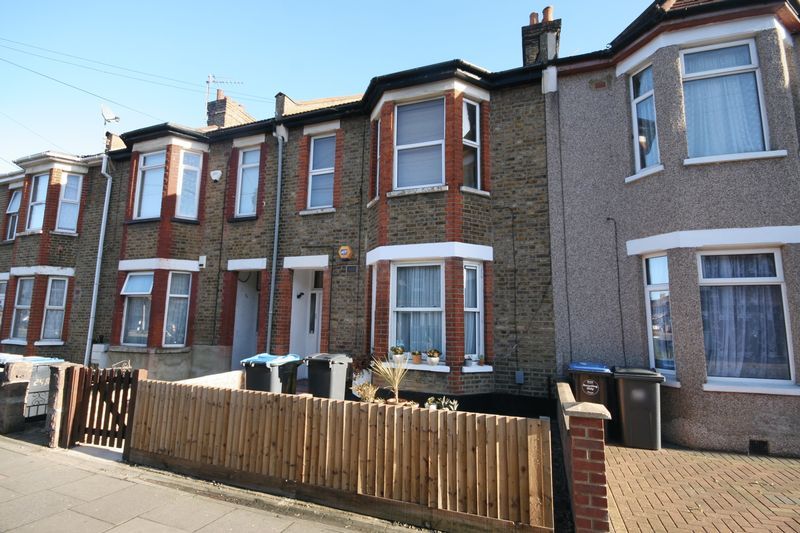 Property photo 1 of 6 2 Bedroom Maisonette