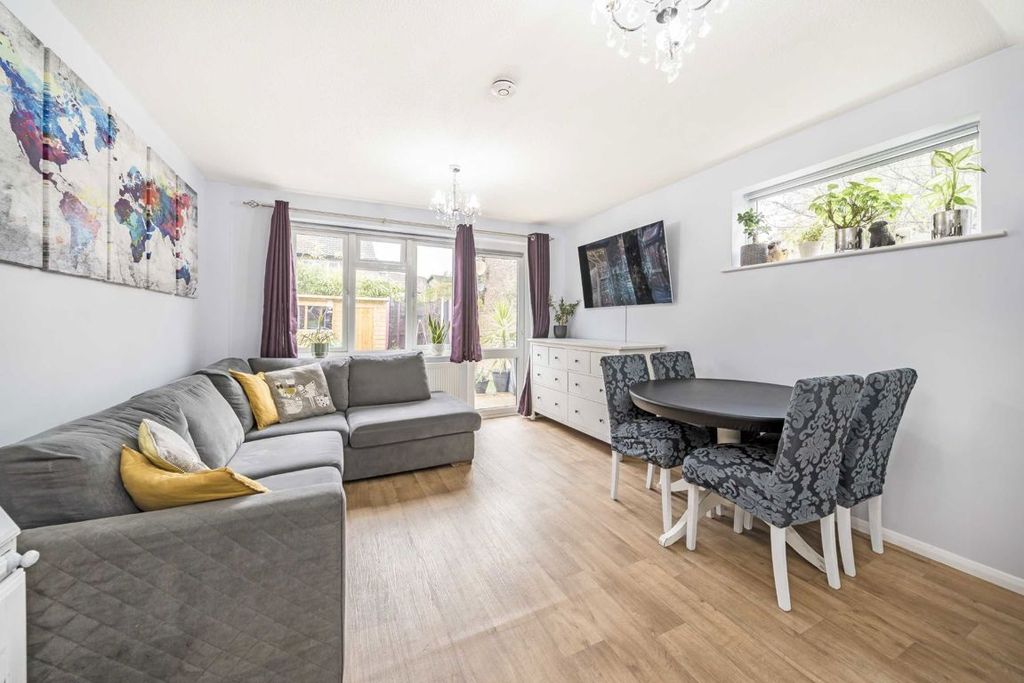 Property photo 2 of 5