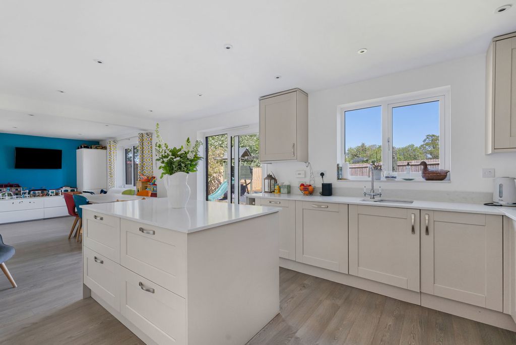 Property photo 2 of 19 Kitchen Dining