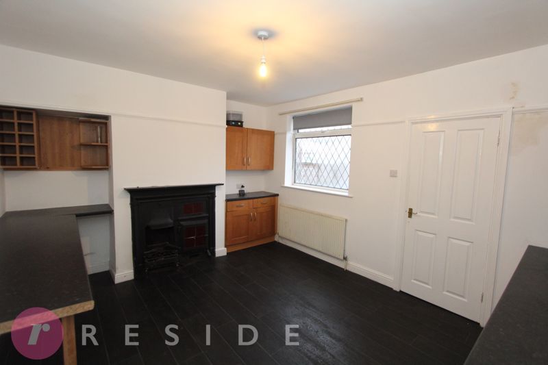 Property photo 3 of 12 Dining Kitchen