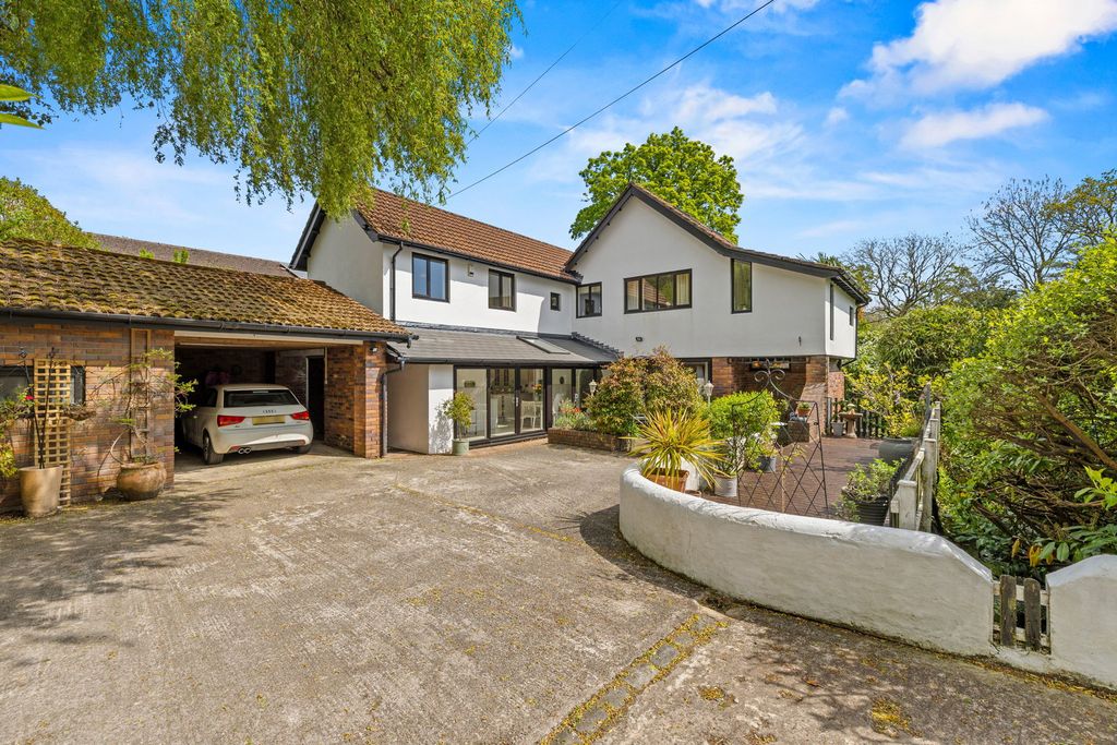 Property photo 1 of 33