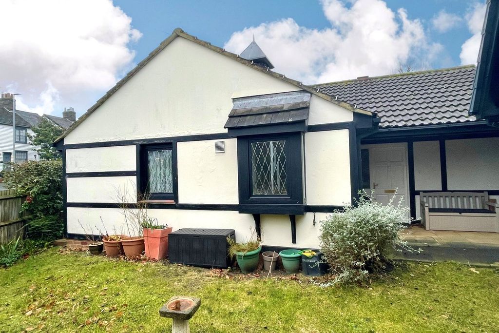 Property photo 2 of 10