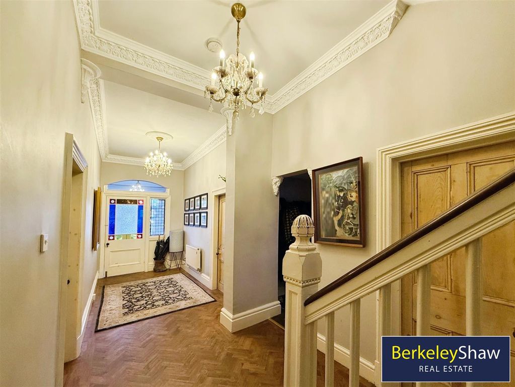 Property photo 3 of 50 Hall