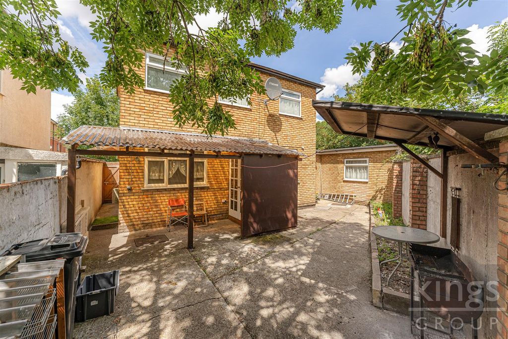 Property photo 2 of 22