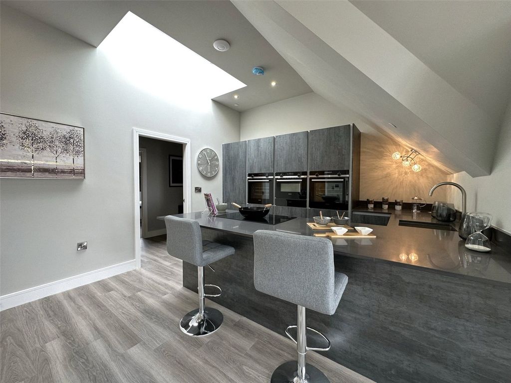 Property photo 3 of 20 Picture No. 07