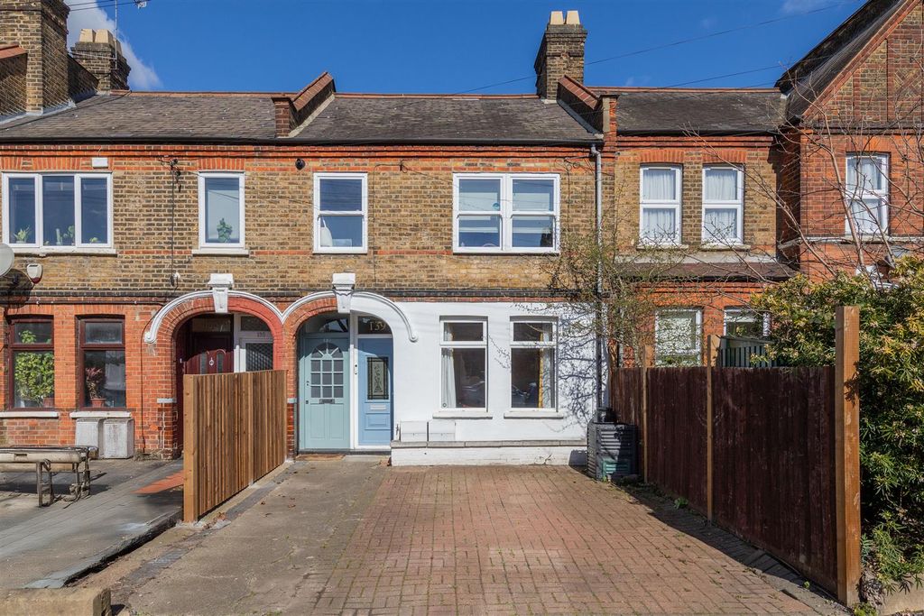 Property photo 1 of 36 Warner Road, E17