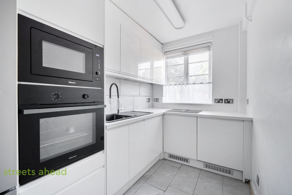 Property photo 3 of 11 91516Ca2-A617-435...