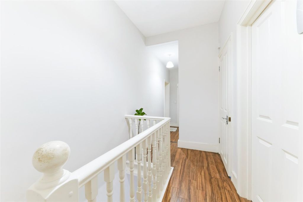 Property photo 3 of 16 High Street, 7A, Entrance And Hallways- (3).Jpg