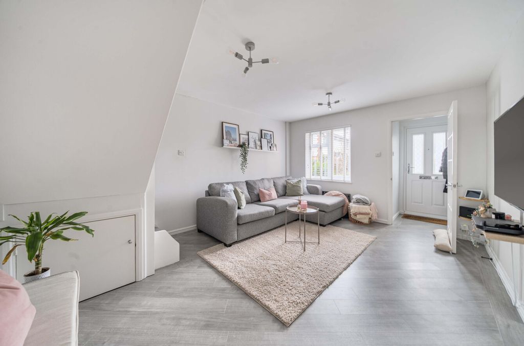 Property photo 2 of 20 1406704-5-6985F72...