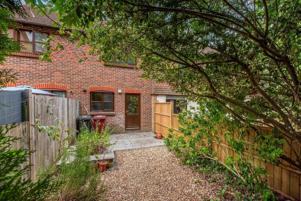 Property photo 2 of 20