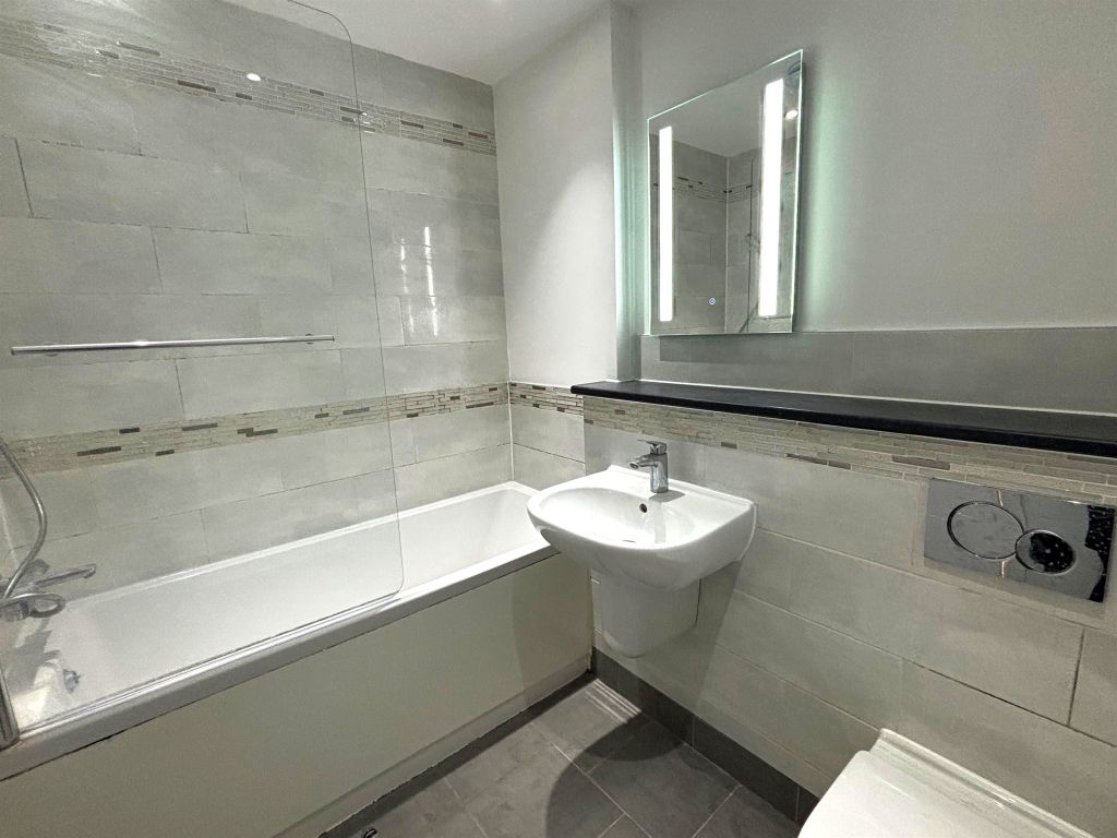 Additional image 7 of 3 bed flat for saleWesley Lane, Bicester OX26