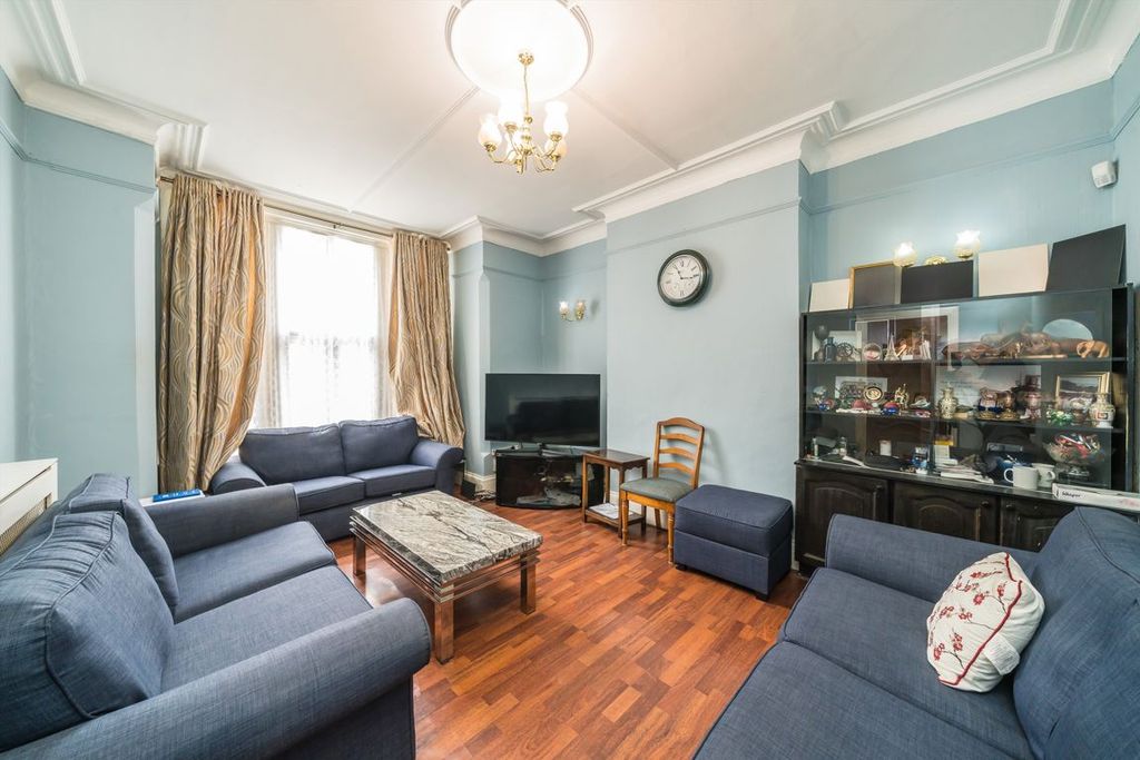 Property photo 2 of 9