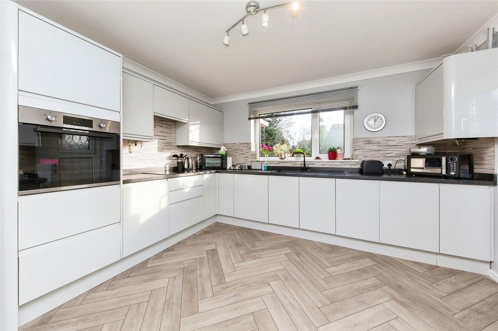 Property photo 2 of 15 Kitchen Diner