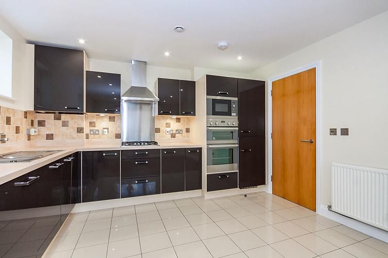 Property photo 2 of 6 Kitchen Roedean