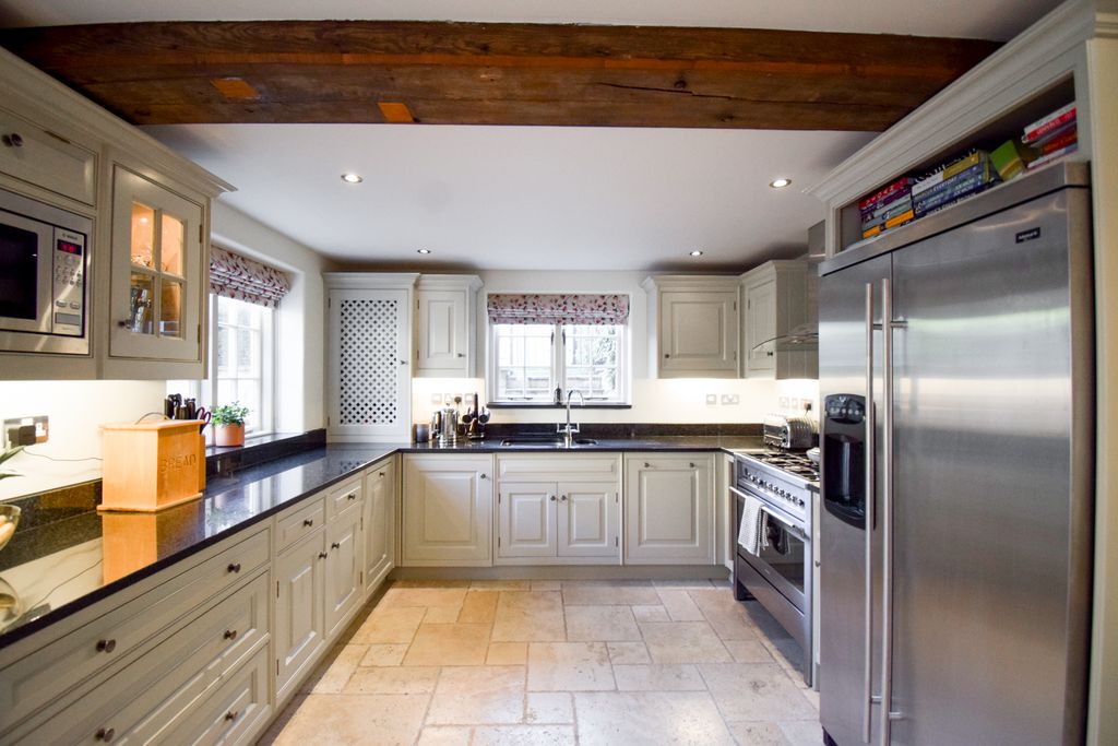 Property photo 2 of 16 Kitchen
