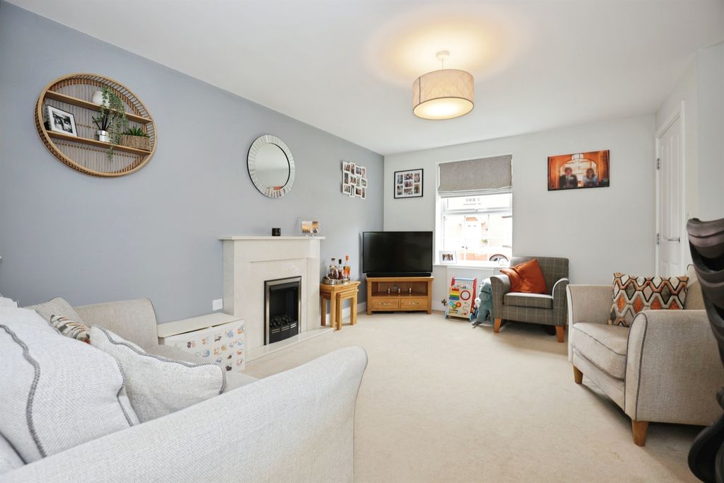 Property photo 3 of 18