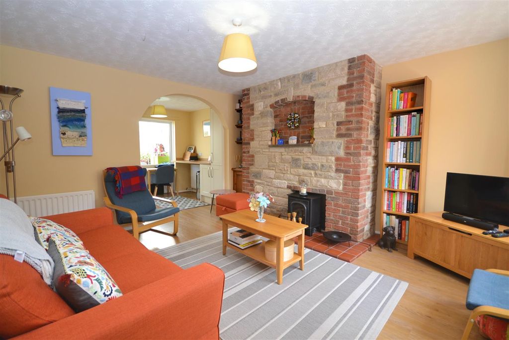 Property photo 2 of 14 8 (71).Png