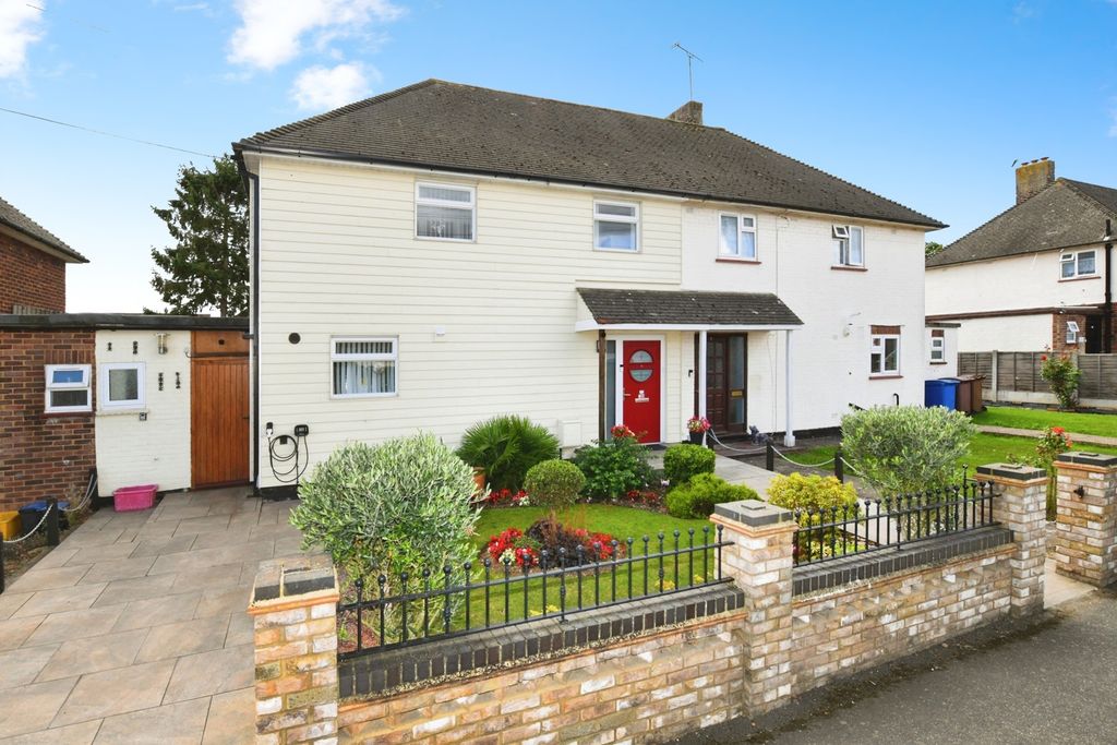 Property photo 1 of 17 External