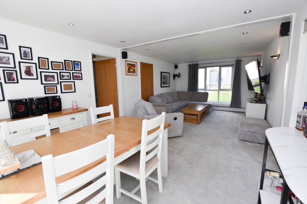 Property photo 2 of 17 Lounge Dining Room