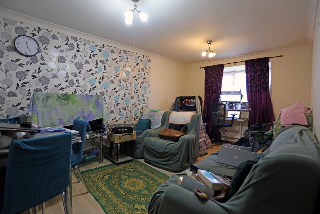 Property photo 2 of 7