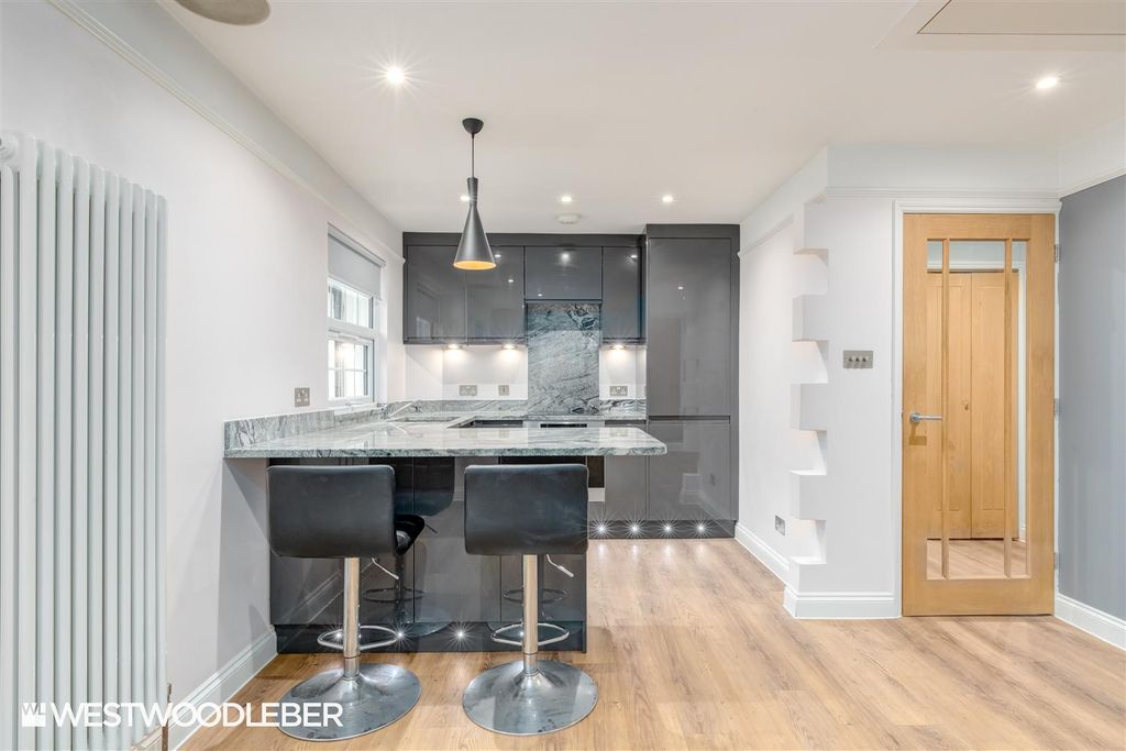 Property photo 2 of 10 Churchstreet_2.Jpg