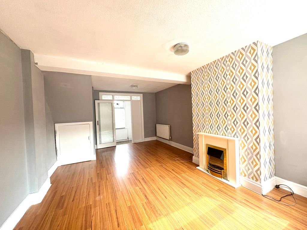 Property photo 3 of 18 Bedroom 1