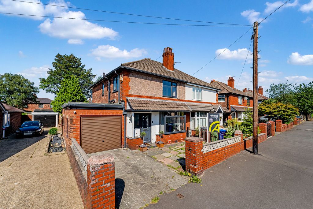 Property photo 1 of 17