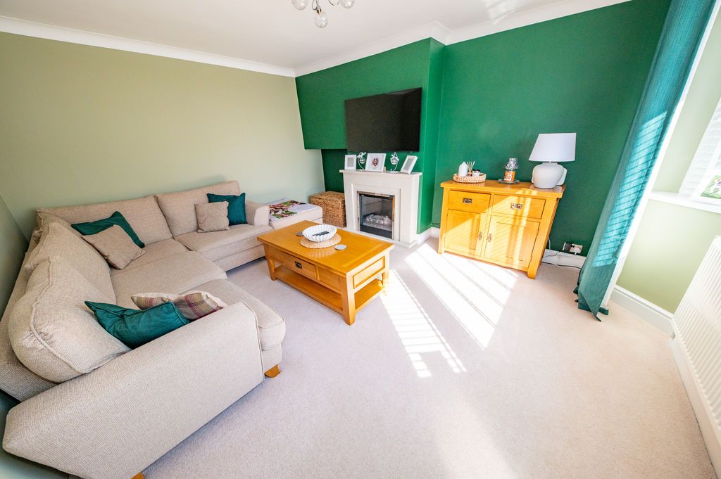 Property photo 3 of 12 Photo 13