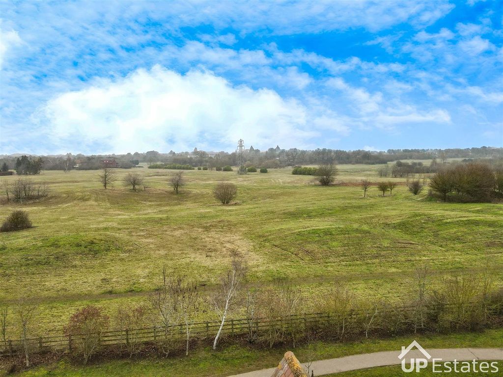 Property photo 2 of 32