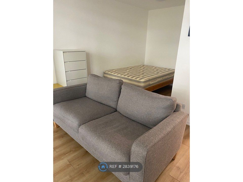 Property photo 1 of 3