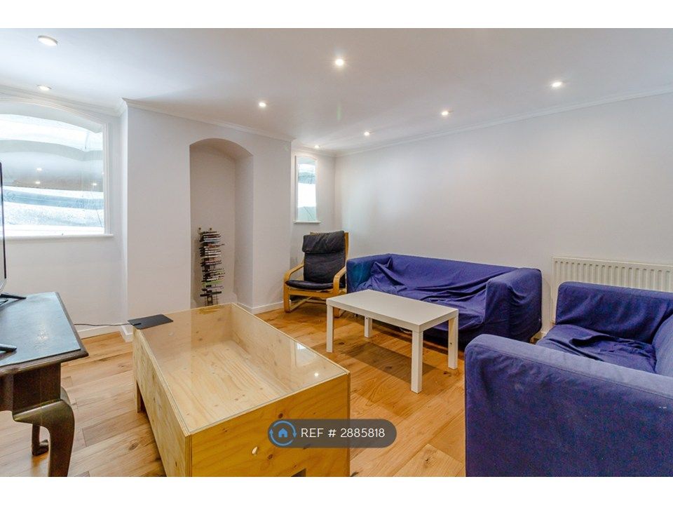 Property photo 3 of 12