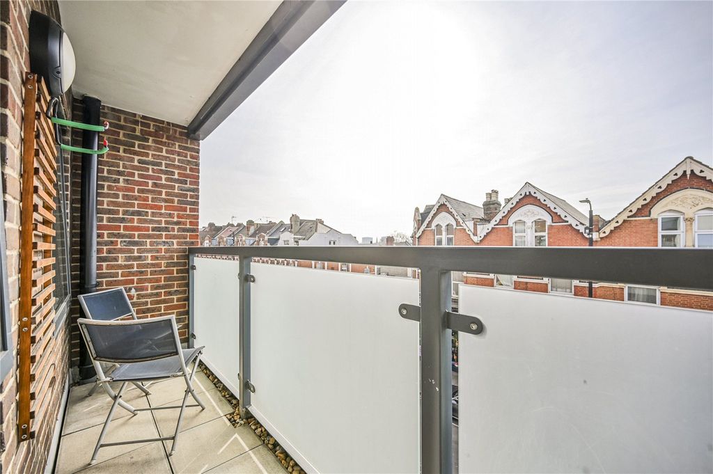 Property photo 3 of 22 Picture No. 13