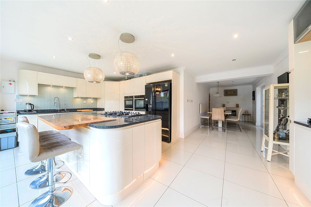 Property photo 1 of 17 Picture No. 05