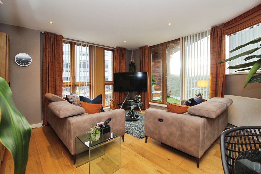 Property photo 3 of 15