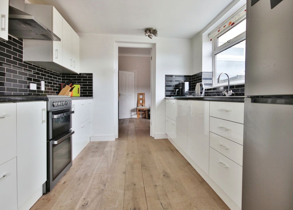 Property photo 2 of 22 3185845