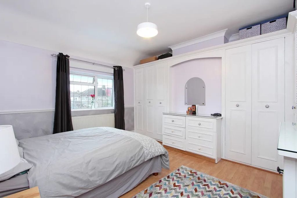 Property photo 2 of 3